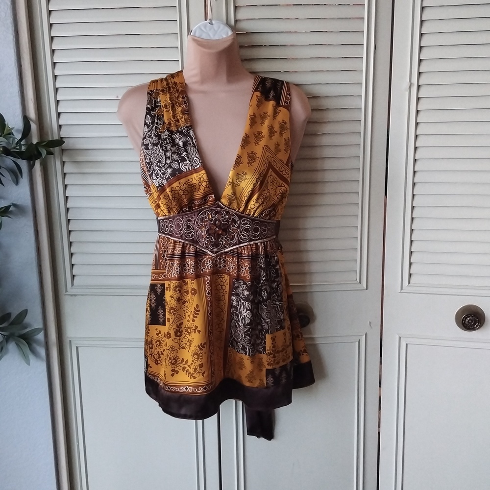 V neck embellished tie back top